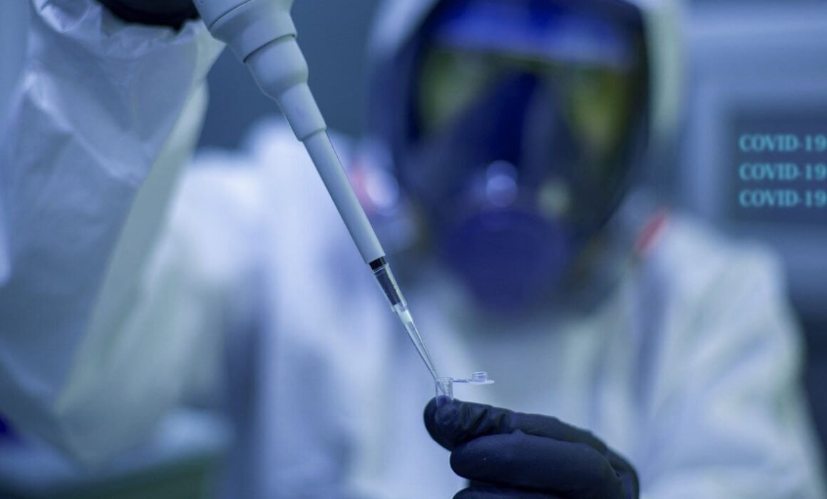 laboratorio en proceso de preparación de una vacuna